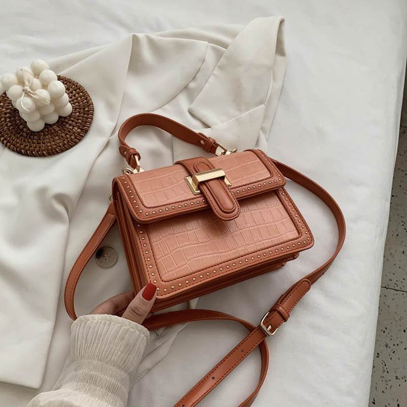 Women Fashion Rivet Leather crossbody Bag for Women Flap Handbag